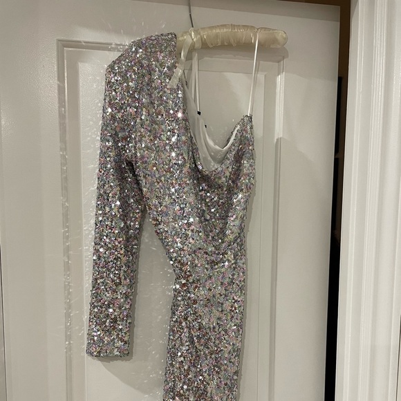 More time to shine mini dress never worn! Still with tags - Picture 3 of 6